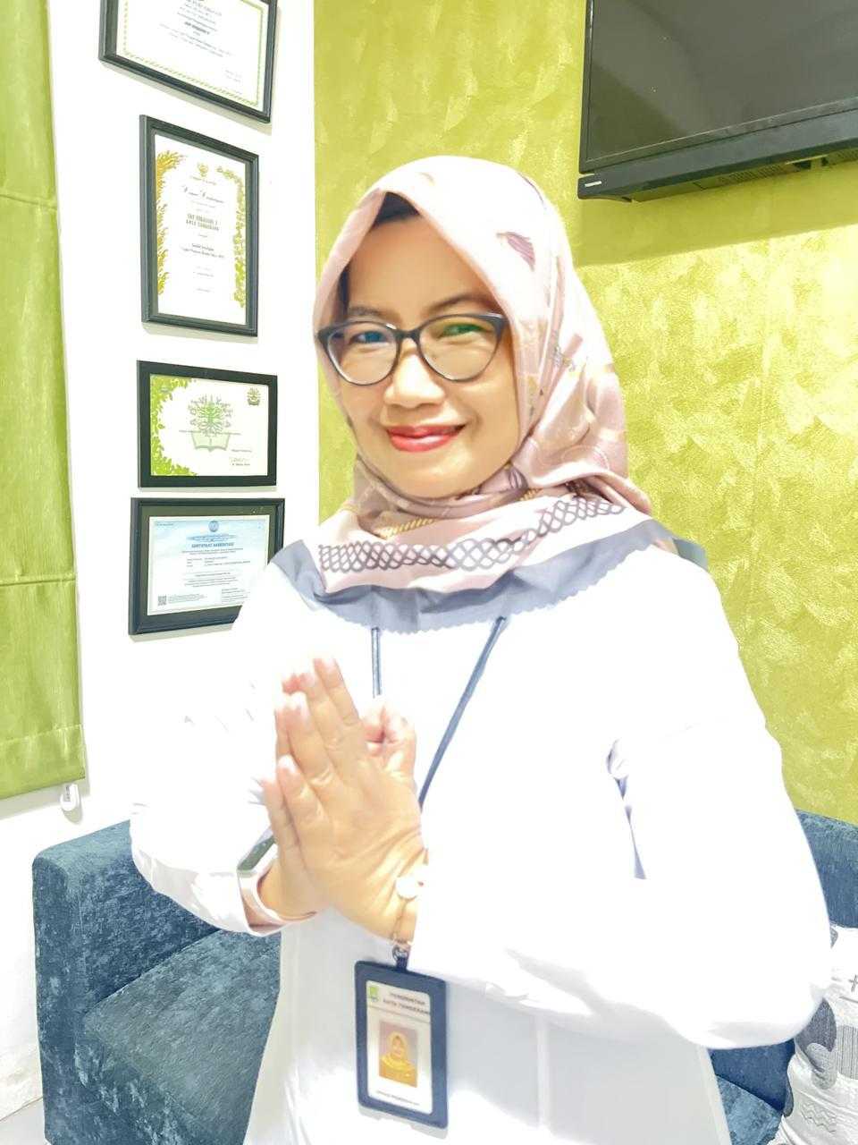 Wawat Tustiawati, S.Pd., M.M. — Kepala SD Negeri Sukasari 5